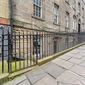 Perfect Location Edinburgh