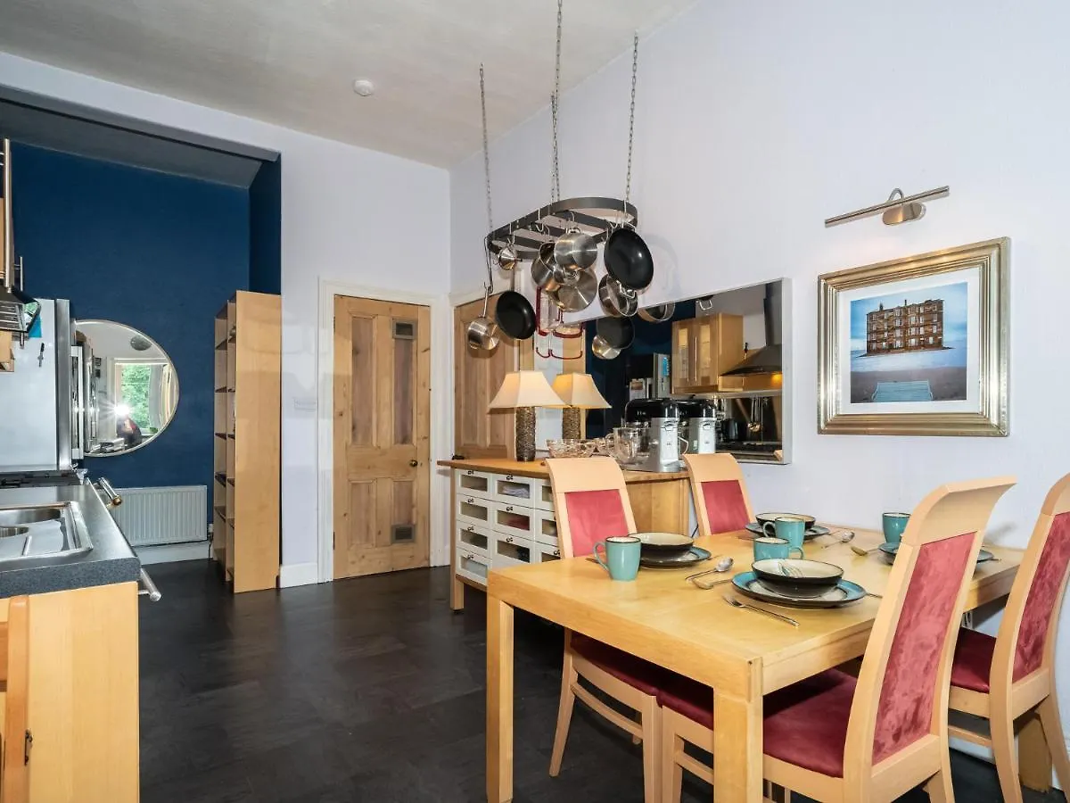 エディンバラPass The Keys Quiet 2Beds Flat With High Ceilings And Great Viewsアパートメント