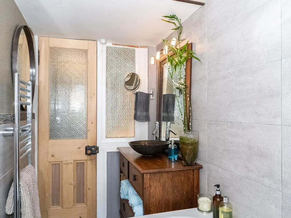 Pass The Keys Quiet 2Beds Flat With High Ceilings And Great Views Apartment Edinburgh