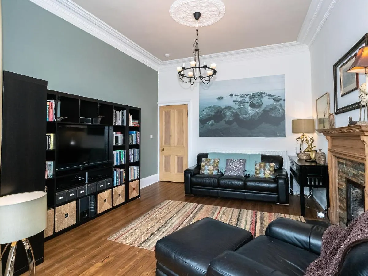 エディンバラPass The Keys Quiet 2Beds Flat With High Ceilings And Great Viewsアパートメント 0*, エディンバラ