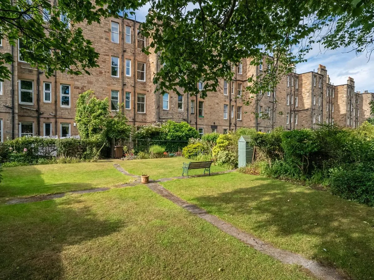 エディンバラPass The Keys Quiet 2Beds Flat With High Ceilings And Great Viewsアパートメント