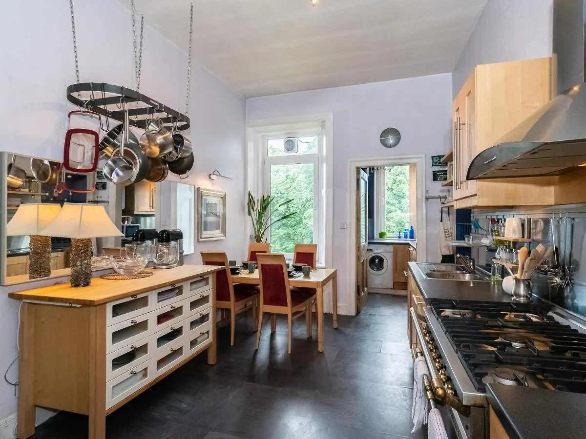 Pass The Keys Quiet 2Beds Flat With High Ceilings And Great Views Apartment Edinburgh